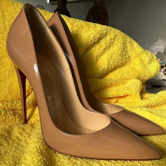 Beige Christian Louboutin So Kate Pumps